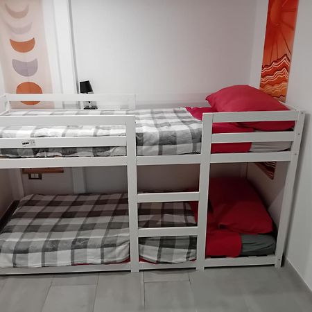 Room In Historical City Centre With Private Bathroom Катания Экстерьер фото